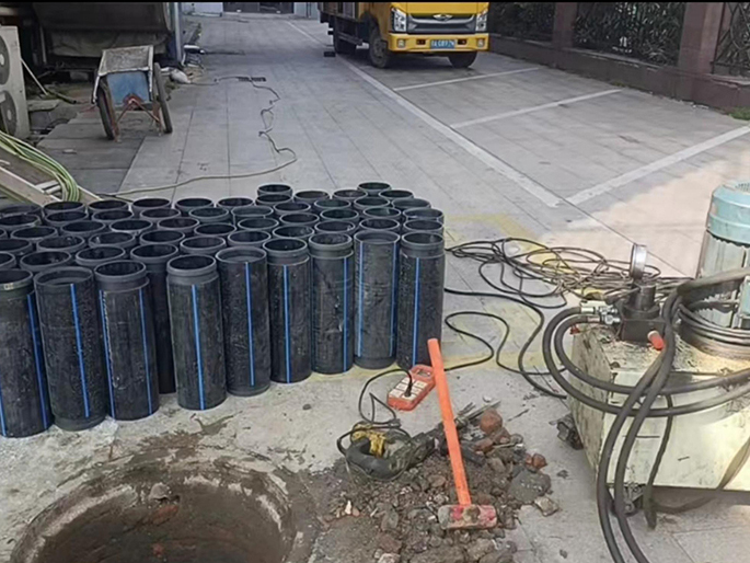 青松路街道PE置换管厂家 DN315置换管 非开挖管短管置换
